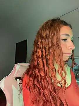 PrettyChloe  online show from May 19, 2026, 1:56 am