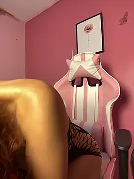 PrettyChloe  online show from May 31, 2026, 7:25 pm