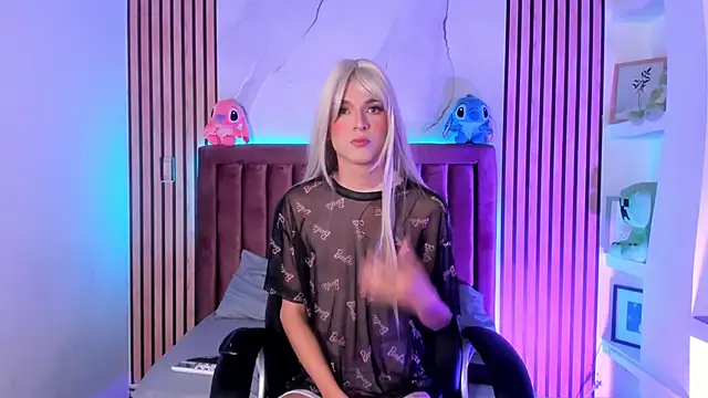 SthepanodiMonaco online show from April 1, 2026, 3:19 am