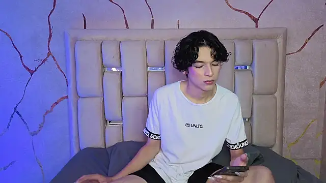 SthepanodiMonaco online show from March 25, 2026, 3:39 am