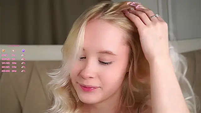 AunclreaVache online show from February 9, 2026, 2:15 pm