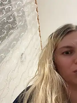 Snapshot of d0uble_trouble chatting on November 28, 2025, 7:03 pm d0uble trouble online show from November 28, 2025, 7:03 pm