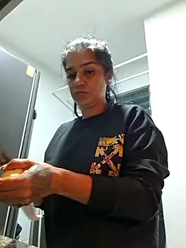 Snapshot of sweetCatallina chatting on February 17, 2026, 9:50 am sweetCatallina online show from February 17, 2026, 9:50 am