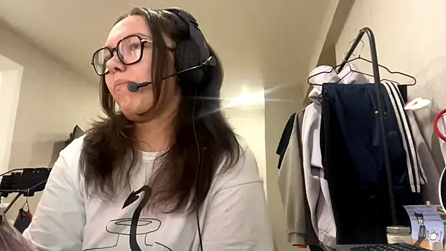 KerriMcbreen online show from November 29, 2025, 6:24 am