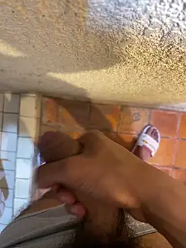 Snapshot of Dhg94 chatting on March 17, 2026, 3:42 am Dhg94 online show from March 17, 2026, 3:42 am