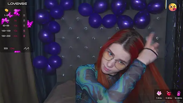 Emily Kente online show from December 4, 2025, 1:04 am