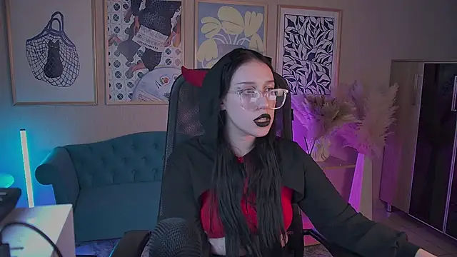 VivianMalone online show from December 3, 2025, 3:11 pm