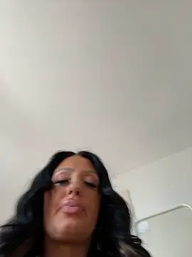 Lolaxox  online show from March 5, 2026, 12:13 pm