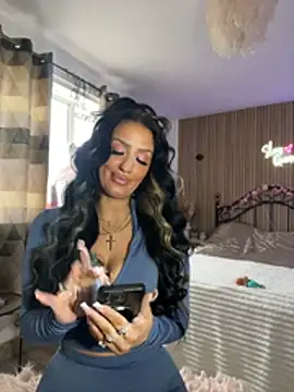 Lolaxox  online show from February 10, 2026, 11:20 am