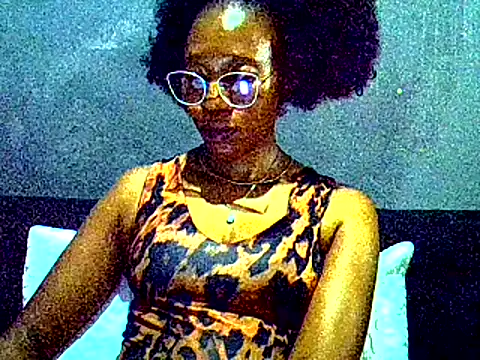 Snapshot of PreettyTee chatting on April 17, 2026, 2:14 am PreettyTee online show from April 17, 2026, 2:14 am