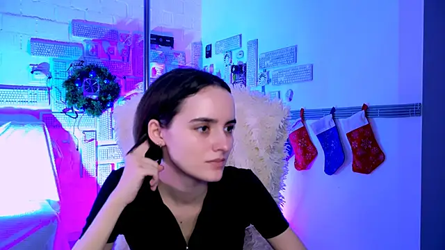 KateWillows online show from January 12, 2026, 4:30 am