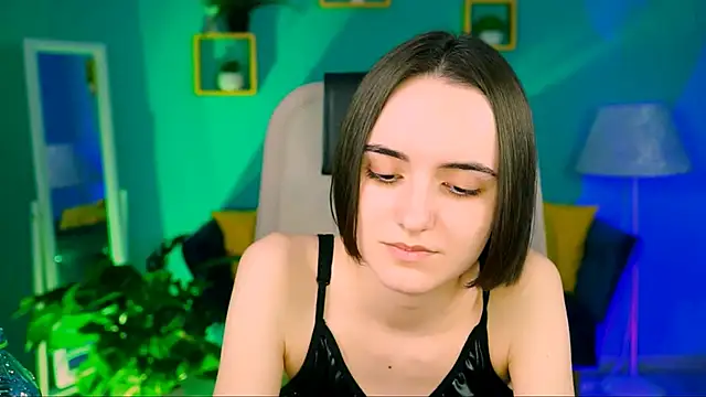 KateWillows online show from April 6, 2026, 4:30 am