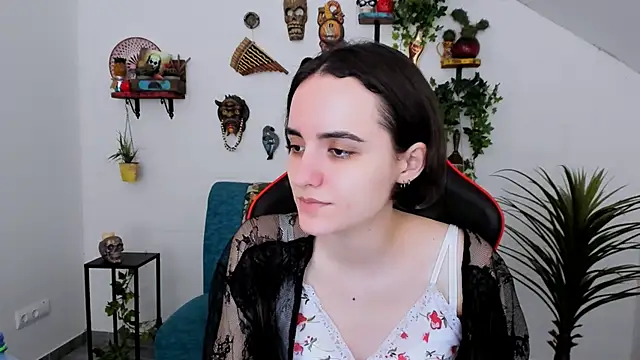 KateWillows online show from March 12, 2026, 4:51 am