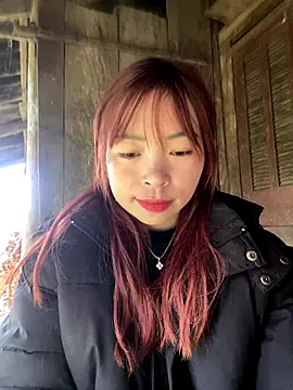 alissa-ww online show from December 17, 2025, 1:43 am