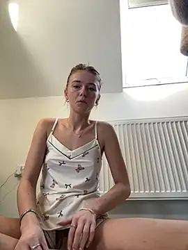 Snapshot of Naughty_leigh_ chatting on December 2, 2025, 2:08 pm Naughty leigh online show from December 2, 2025, 2:08 pm