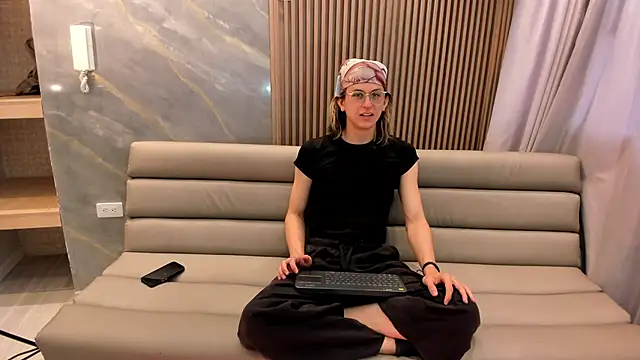 Lior Evan online show from November 29, 2025, 11:54 am