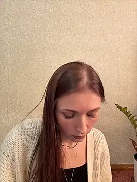 ZaraHill online show from December 1, 2025, 4:35 am