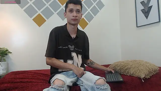 Snapshot of LucassSmith11 chatting on February 28, 2026, 7:24 pm LucassSmith11 online show from February 28, 2026, 7:24 pm