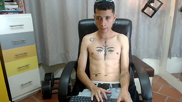 LucassSmith11 online show from May 17, 2026, 1:05 am