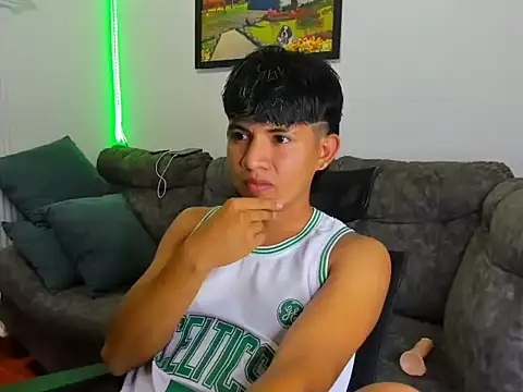 Mikke18 online show from December 19, 2025, 3:21 am