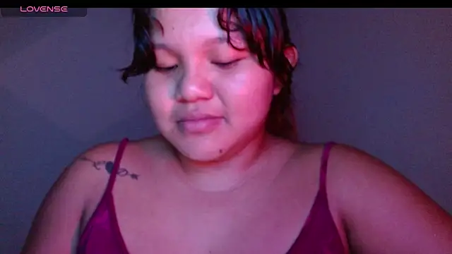 Yourgirl-thaly20 online show from December 1, 2025, 6:25 am