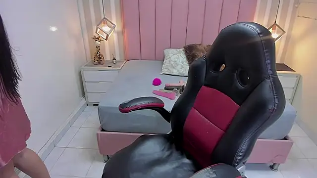 Snapshot of VIOLETTA_ROSS1 chatting on February 28, 2026, 7:35 pm VIOLETTA ROSS1 online show from February 28, 2026, 7:35 pm