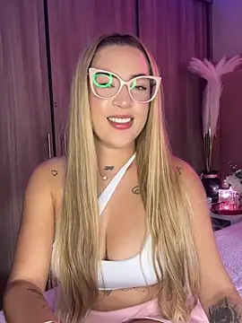 Snapshot of AlyonaWester_ chatting on February 10, 2026, 9:25 pm AlyonaWester online show from February 10, 2026, 9:25 pm