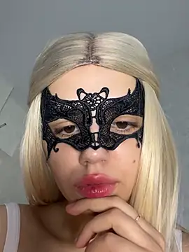 Snapshot of s4rah chatting on February 16, 2026, 9:41 am s4rah online show from February 16, 2026, 9:41 am