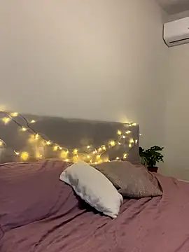 Snapshot of s4rah chatting on December 19, 2025, 10:23 pm s4rah online show from December 19, 2025, 10:23 pm