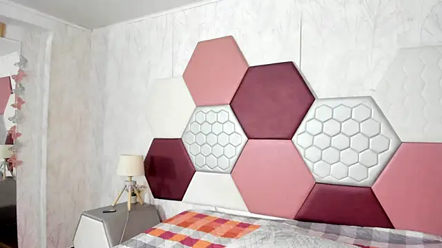 Snapshot of AriaRous chatting on February 10, 2026, 2:38 pm AriaRous online show from February 10, 2026, 2:38 pm