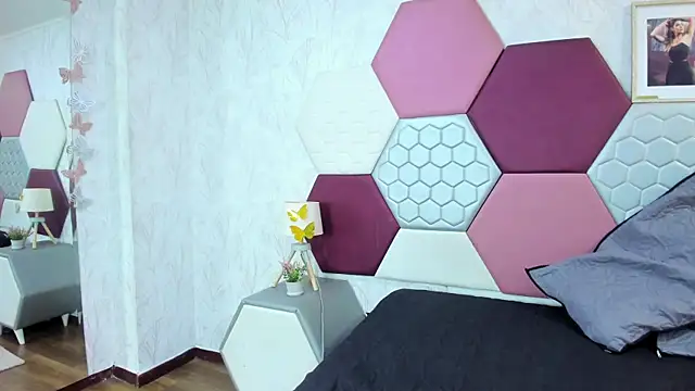 AriaRous online show from March 27, 2026, 3:24 pm