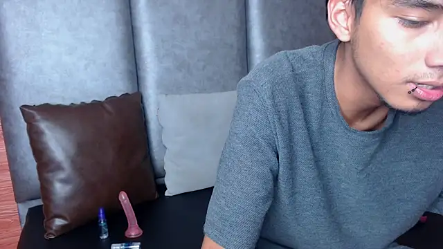 TAYLERWOLF online show from December 2, 2025, 5:09 am