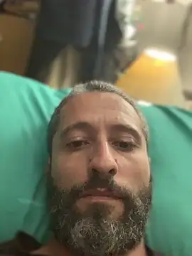 Calientesensible online show from April 25, 2026, 12:13 am