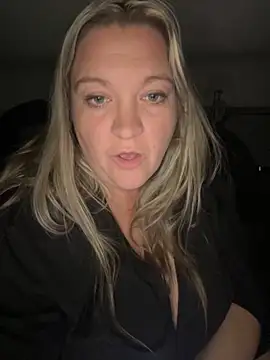 BustyGoddess6969 online show from December 2, 2025, 3:52 am