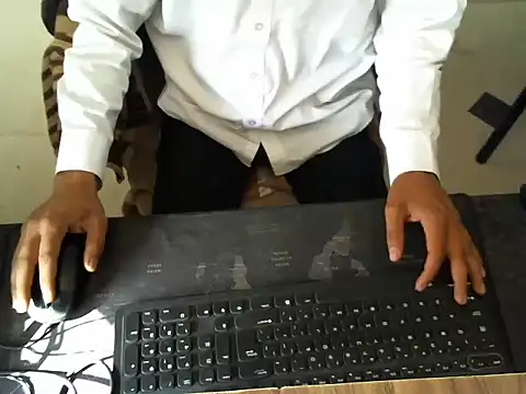 Snapshot of TwinklyBasket897 chatting on February 3, 2026, 10:31 am TwinklyBasket897 online show from February 3, 2026, 10:31 am