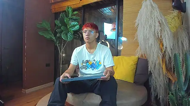 isaac grimm online show from December 3, 2025, 3:07 am