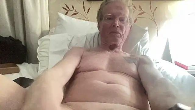 Tom03276 online show from January 8, 2026, 10:49 pm