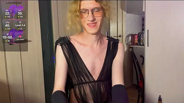 Snapshot of Avery_adam chatting on March 9, 2026, 2:04 am Avery adam online show from March 9, 2026, 2:04 am