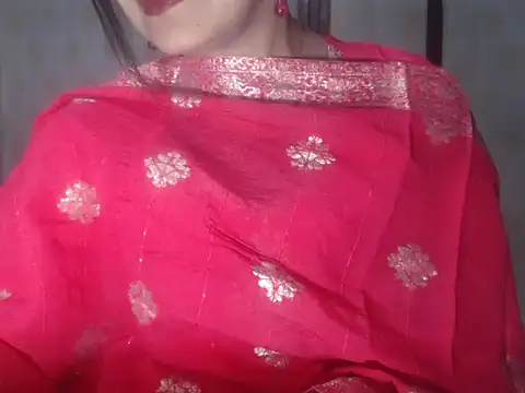 Hotronita123 online show from January 14, 2026, 4:32 pm