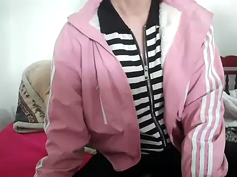 Snapshot of yen_miu chatting on December 1, 2025, 4:02 am yen miu online show from December 1, 2025, 4:02 am