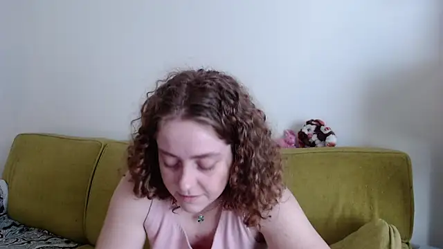 DeliaBlew online show from May 20, 2026, 4:48 pm