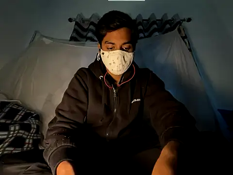 hunterboy2001 online show from December 5, 2025, 8:02 am