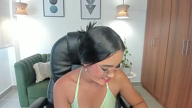 alana martiins online show from July 17, 2026, 7:22 pm