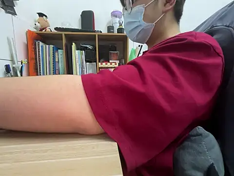 Snapshot of hiiiizzzz chatting on February 16, 2026, 5:55 pm hiiiizzzz online show from February 16, 2026, 5:55 pm