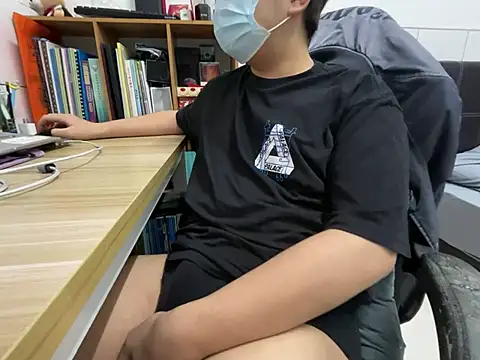 Snapshot of hiiiizzzz chatting on February 25, 2026, 5:35 pm hiiiizzzz online show from February 25, 2026, 5:35 pm