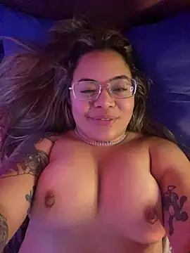 Lindalatina2001 online show from May 27, 2026, 2:30 am