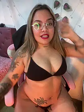 Lindalatina2001 online show from June 11, 2026, 2:00 am