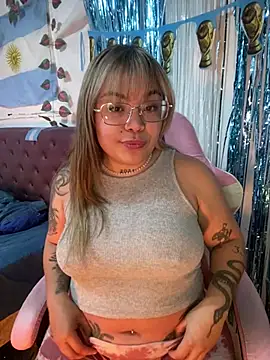 Lindalatina2001 online show from July 1, 2026, 3:51 am