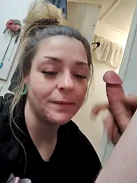 xKittenPawz online show from December 16, 2025, 6:39 am