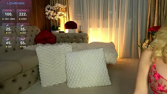 ChloeVelvetx online show from March 4, 2026, 9:33 pm